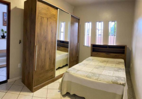 Moradia aconchegante e sossegada em ótimo local.